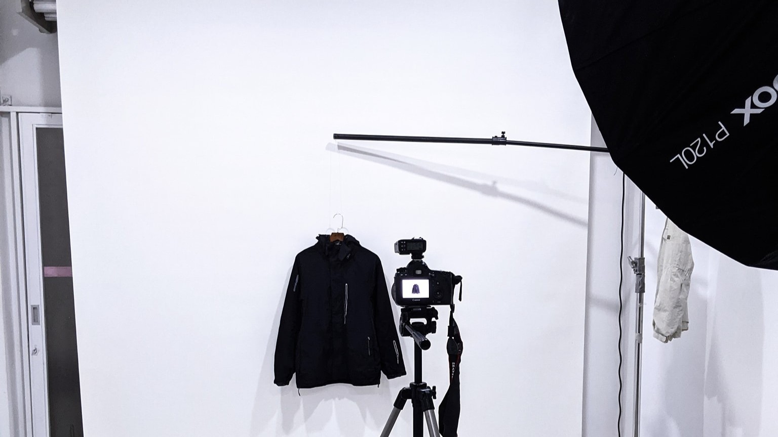 Kỹ Thuật "Ghost Mannequin"